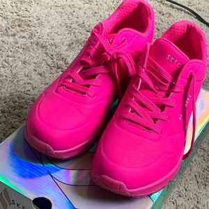 HOT PINK SKETCHERS